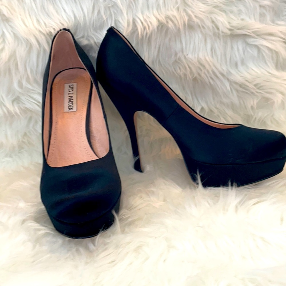 Steve Madden Black Satin Partyy heels